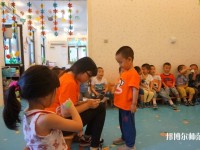 武漢2020年男生讀什么幼師學校好