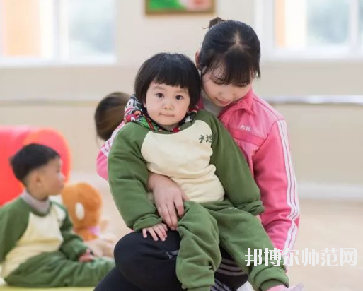 白銀2021年女生讀什么幼師學(xué)校好