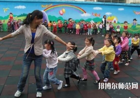 重慶2021年幼師學校畢業(yè)是什么文憑